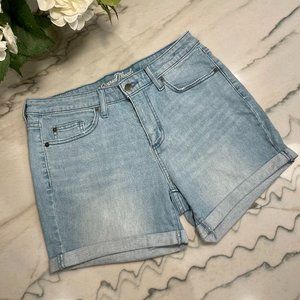 Universal Thread | Light Wash Mid-Rise Boyfriend Shorts | 8